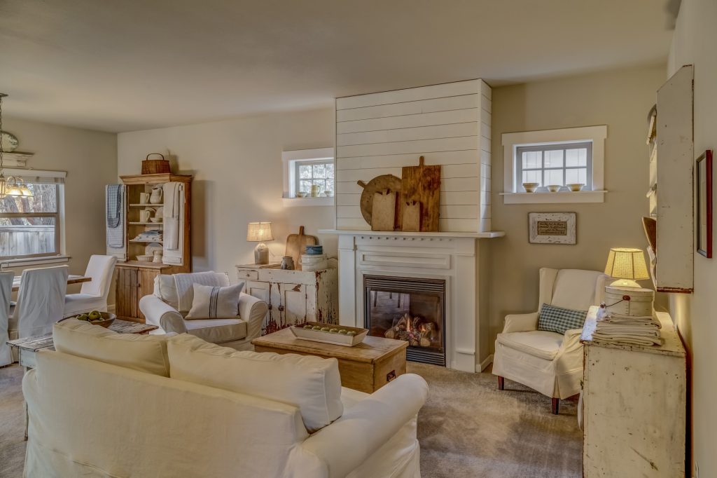 contemporary farmhouse